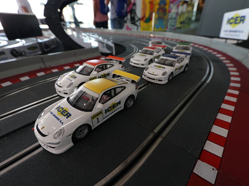Alquiler Scalextric digital para 6 pilotos