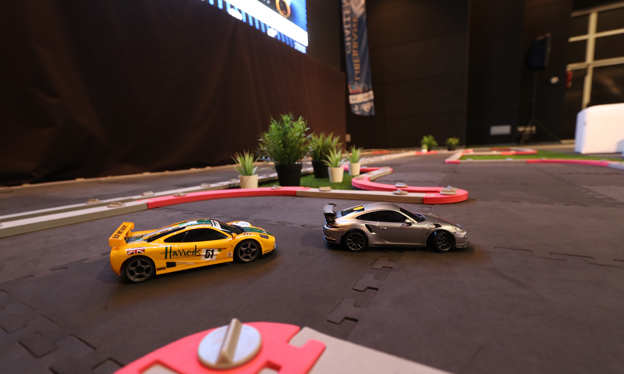 Alquiler Pista coches teledirigidos